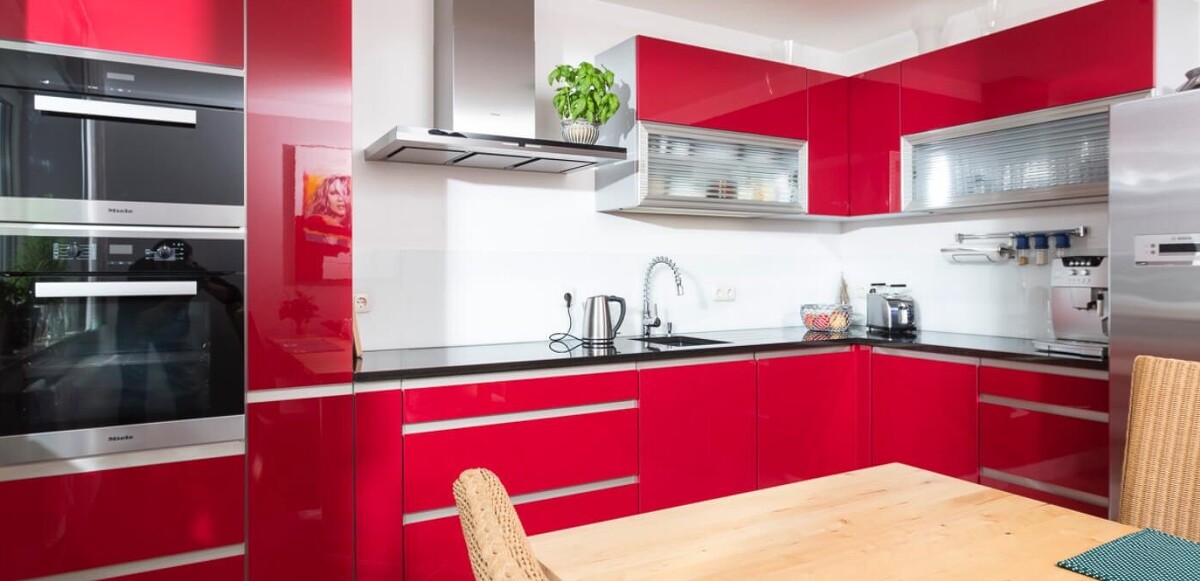 Rote_Küche_aus_der_Ausstellung_von_Meine_Küche_Jeanette_Fehmel
