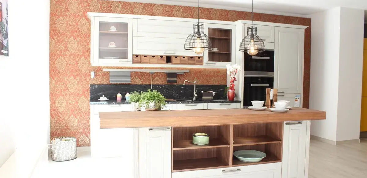 Ausstellungsküche_mit_Kücheninsel